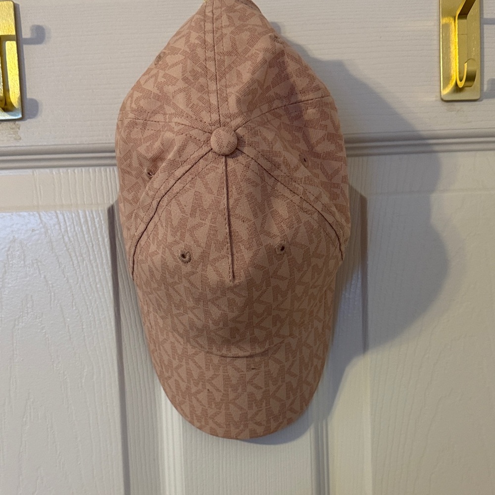 Michael Kors Light Pink Hat - Picture 5 of 6